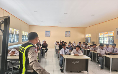 SMAN 10 Batanghari Terima Sosialisasi Tertib Lalu Lintas dari Polres Batanghari